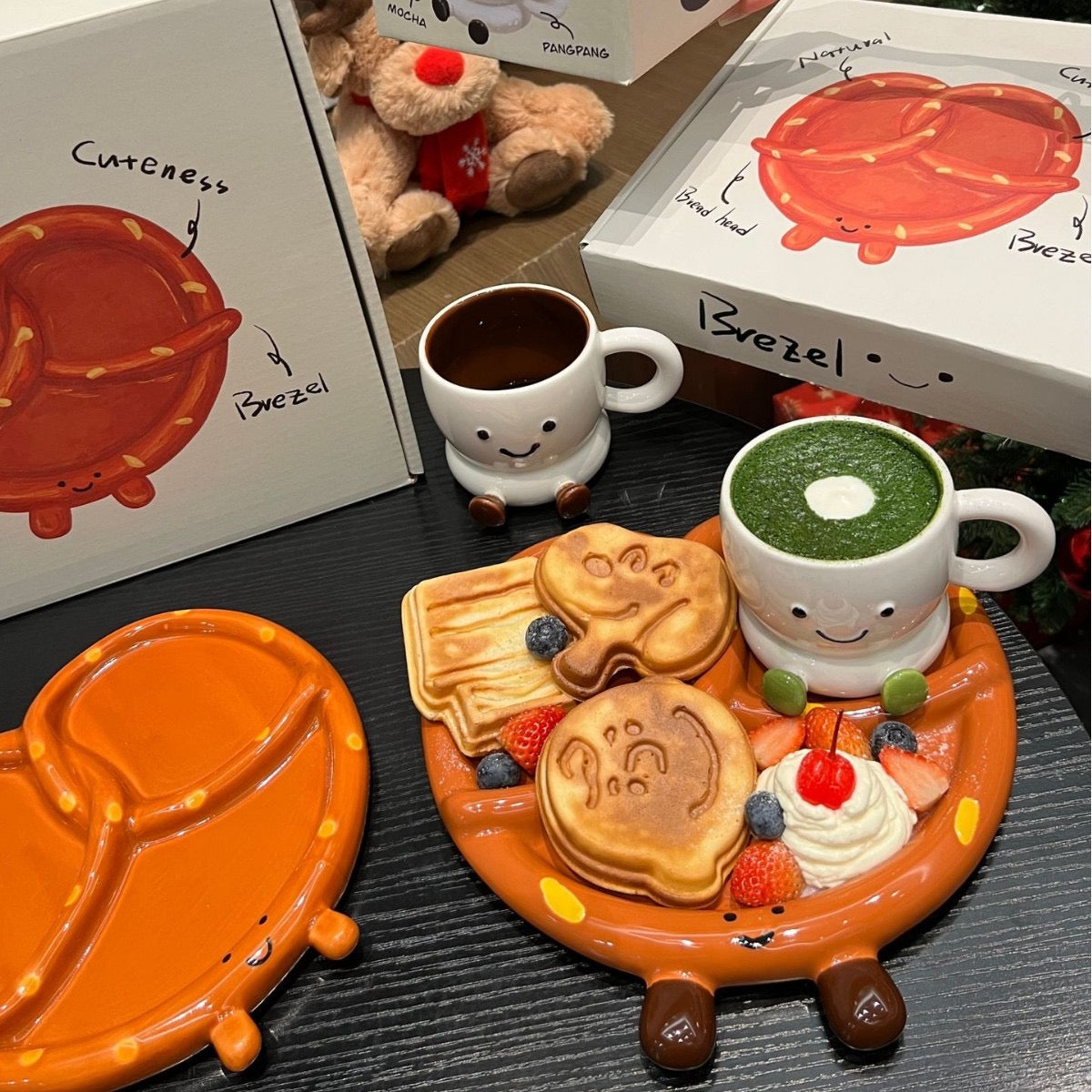 Cute Pretzel-Shaped Section Plate | Cartoon Bread Design