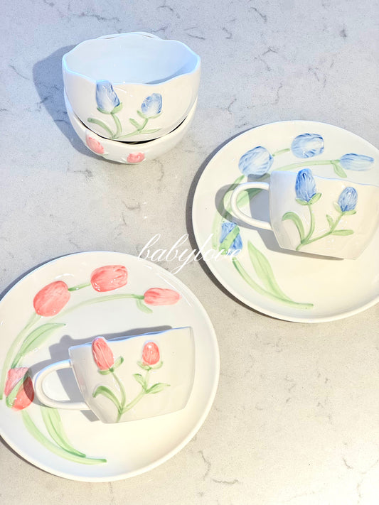 🌷 Hand-Painted Tulip Ceramic Cup &Saucer Set – Romantic Floral Tableware