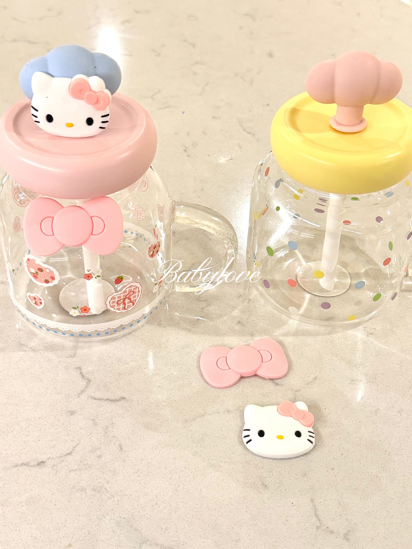 Hello Kitty Large Capacity Glass Tumbler with Straw 🧸🎀
