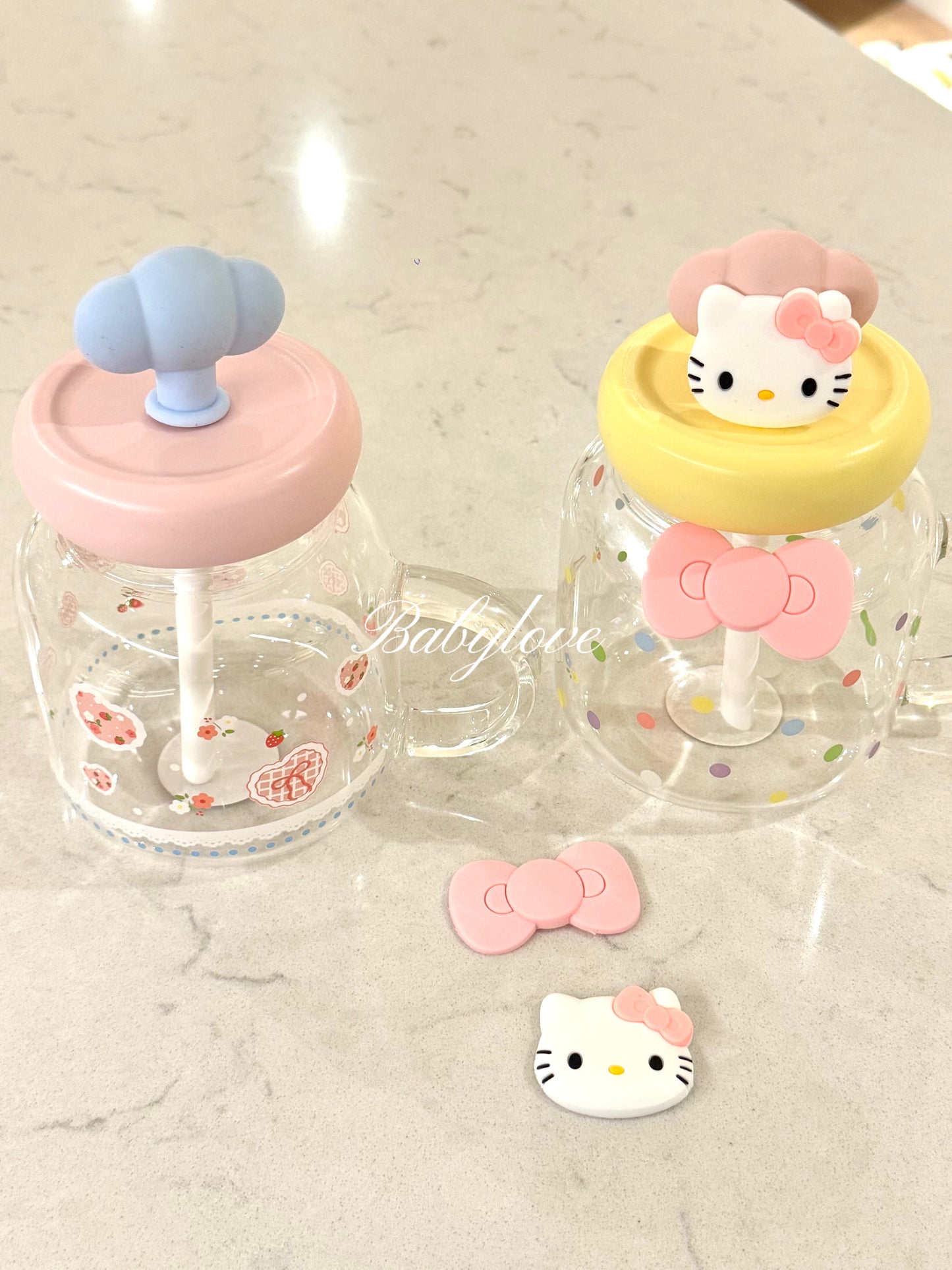 Hello Kitty Large Capacity Glass Tumbler with Straw 🧸🎀